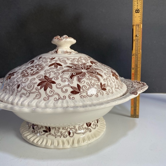 MASON'S BOW BELLS BROWN, FLOWERS & SCROLLS: Lidded SERVING BOWL 11” CRAZING - Picture 12 of 16